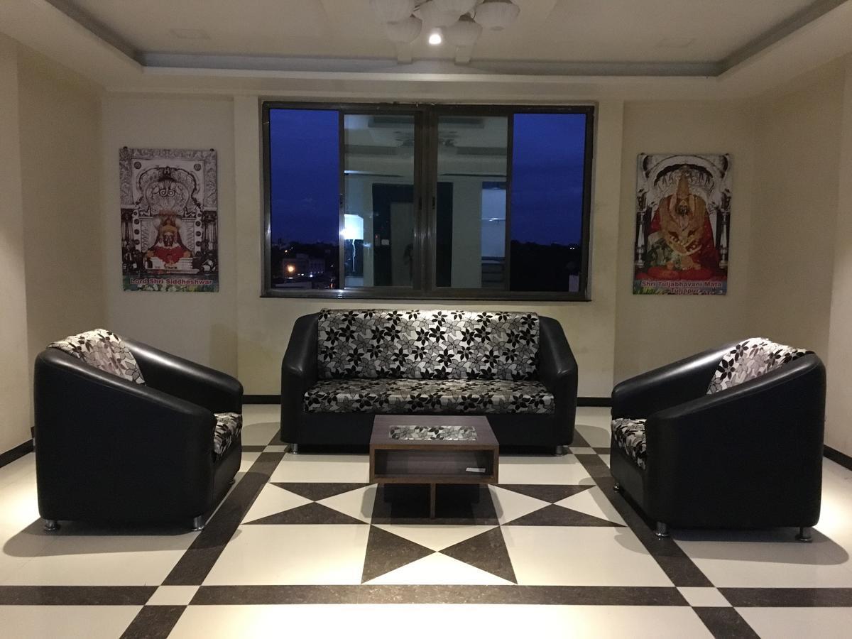 Hotel Vikas Palace Szolápur Kültér fotó